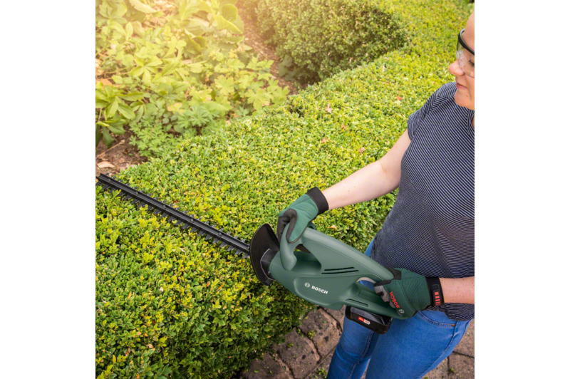 *Inactive* Bosch Cordless Hedge Trimmer EasyHedgeCut1845 (Without